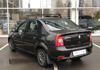 Подержанный автомобиль Renault Logan Sedan 2012 года (7 фото)