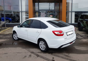 Подержанный автомобиль LADA (ВАЗ) Granta Liftback 2022 года (7 фото)