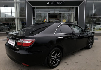 Подержанный автомобиль Toyota Camry Sedan 2017 года (5 фото)