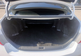 Подержанный автомобиль Toyota Camry Sedan 2011 года (12 фото)