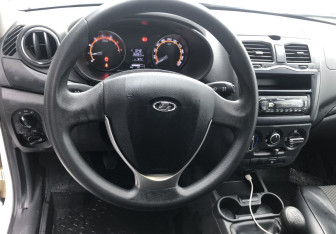 Подержанный автомобиль LADA (ВАЗ) Granta Liftback 2019 года (12 фото)