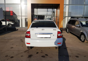 Подержанный автомобиль LADA (ВАЗ) Priora Hatchback 2013 года (6 фото)