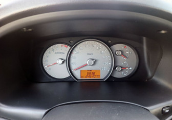 Подержанный автомобиль Kia Carens 2007 года (13 фото)
