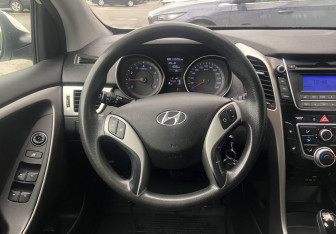 Подержанный автомобиль Hyundai i30 Hatchback 2015 года (12 фото)
