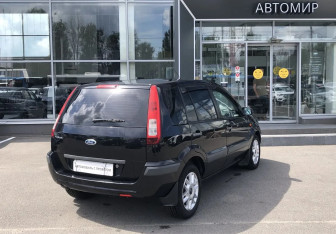 Подержанный автомобиль Ford Fusion 2007 года (7 фото)