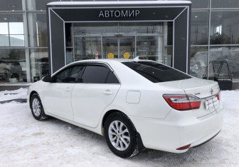 Подержанный автомобиль Toyota Camry Sedan 2016 года (7 фото)