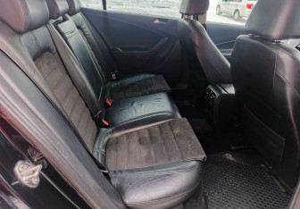 Подержанный автомобиль Volkswagen Passat Sedan 2006 года (13 фото)
