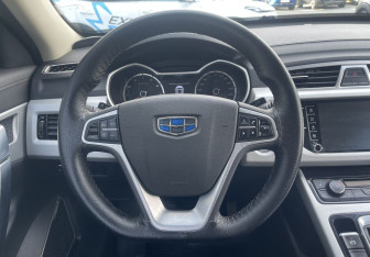 Подержанный автомобиль Geely Atlas 2020 года (12 фото)
