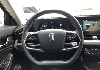 Подержанный автомобиль FAW Bestune B70 2023 года (12 фото)