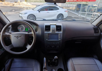 Подержанный автомобиль УАЗ Patriot 2014 года (15 фото)