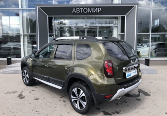 Подержанный автомобиль Renault Duster 2017 года (7 фото)