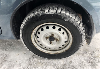 Подержанный автомобиль Renault Logan Sedan 2011 года (14 фото)