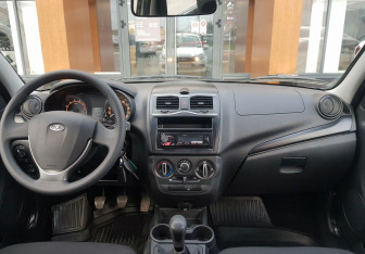 Подержанный автомобиль LADA (ВАЗ) Granta Liftback 2023 года (11 фото)