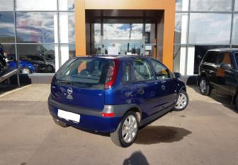 Подержанный автомобиль Opel Corsa 2002 года (5 фото)