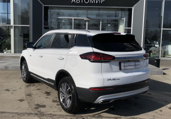 Подержанный автомобиль Geely Atlas Pro 2023 года (7 фото)