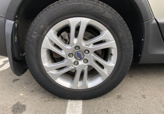 Подержанный автомобиль Volvo XC70 2014 года (16 фото)