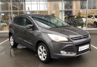 Подержанный автомобиль Ford Kuga 2016 года (3 фото)