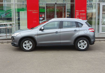 Подержанный автомобиль Peugeot 4008 2012 года (8 фото)