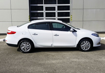 Подержанный автомобиль Renault Fluence 2013 года (4 фото)