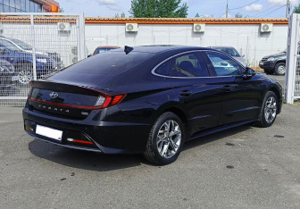Подержанный автомобиль Hyundai Sonata 2020 года (5 фото)