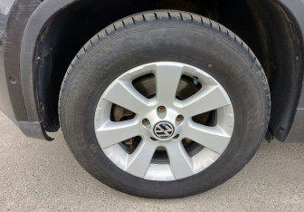 Подержанный автомобиль Volkswagen Tiguan 2008 года (10 фото)
