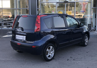 Подержанный автомобиль Nissan Note 2007 года (5 фото)