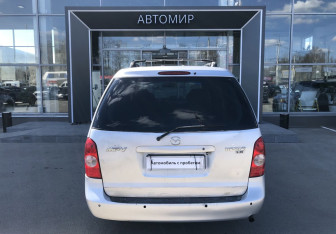 Подержанный автомобиль Mazda MPV 2002 года (6 фото)