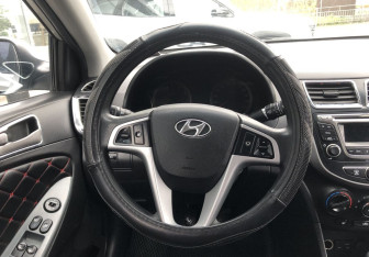 Подержанный автомобиль Hyundai Solaris Sedan 2015 года (12 фото)