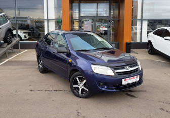 Подержанный автомобиль LADA (ВАЗ) Granta Sedan 2013 года (3 фото)