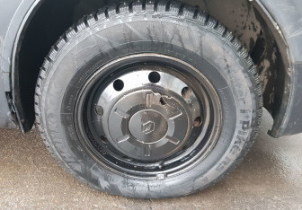 Подержанный автомобиль Renault Logan Sedan 2006 года (9 фото)