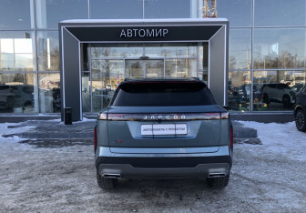 Подержанный автомобиль Jaecoo J7 2024 года (6 фото)