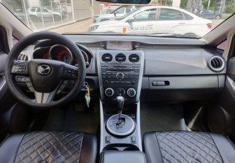 Подержанный автомобиль Mazda CX-7 2011 года (14 фото)
