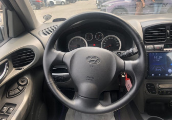Подержанный автомобиль Hyundai Santa Fe 2008 года (12 фото)