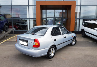 Подержанный автомобиль Hyundai Accent Sedan 2008 года (5 фото)