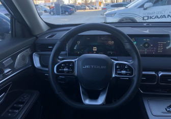 Подержанный автомобиль Jetour X70 Plus 2023 года (12 фото)