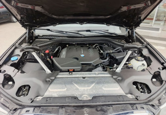 Подержанный автомобиль BMW X3 2020 года (11 фото)