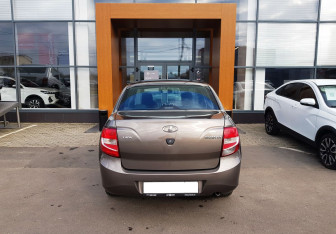 Подержанный автомобиль LADA (ВАЗ) Granta Sedan 2017 года (6 фото)