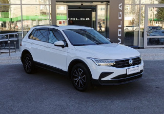 Подержанный автомобиль Volkswagen Tiguan 2021 года (3 фото)