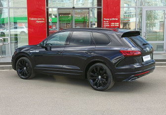 Подержанный автомобиль Volkswagen Touareg 2020 года (7 фото)