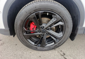 Подержанный автомобиль Geely Coolray 2024 года (10 фото)