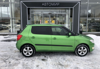 Подержанный автомобиль Skoda Fabia Hatchback 2011 года (4 фото)
