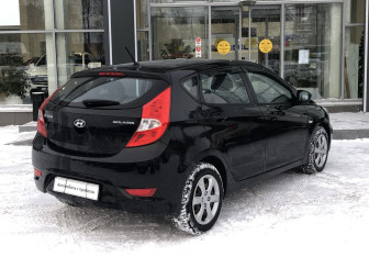 Подержанный автомобиль Hyundai Solaris Hatchback 2014 года (5 фото)