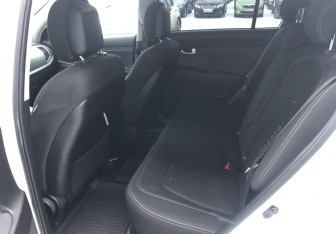 Подержанный автомобиль Kia Sportage 2015 года (11 фото)