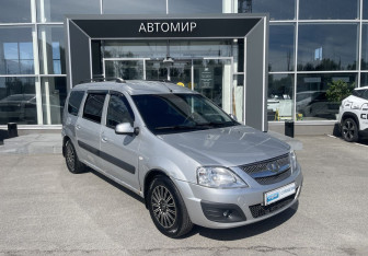 Подержанный автомобиль LADA (ВАЗ) Largus Wagon 2013 года (3 фото)
