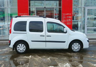 Подержанный автомобиль Renault Kangoo 2010 года (4 фото)