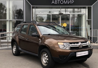 Подержанный автомобиль Renault Duster 2015 года (3 фото)