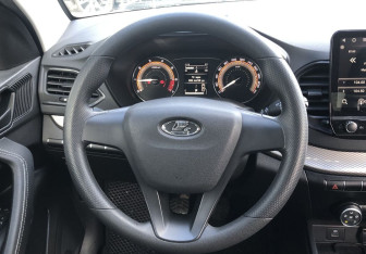 Подержанный автомобиль LADA (ВАЗ) Vesta Sedan 2023 года (12 фото)