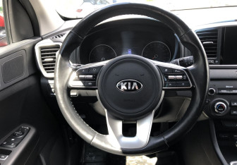 Подержанный автомобиль Kia Sportage 2021 года (12 фото)