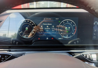 Подержанный автомобиль Omoda C5 2024 года (13 фото)