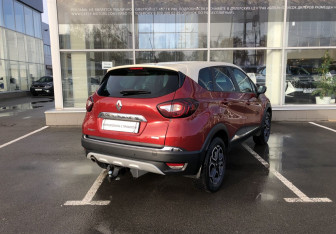 Подержанный автомобиль Renault Kaptur 2019 года (7 фото)